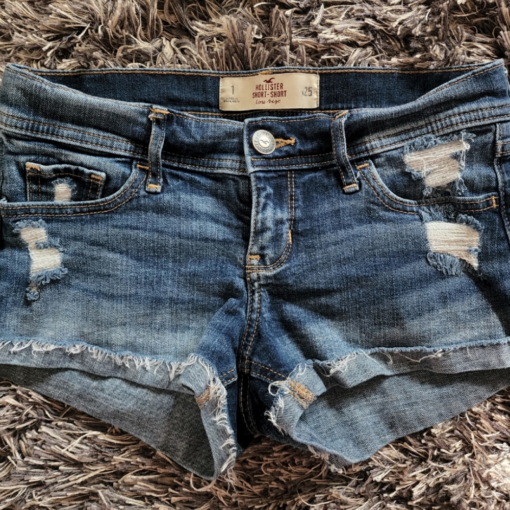 Hollister short-short low rise size 1